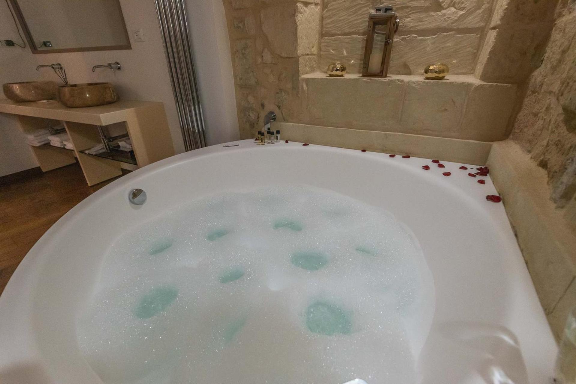 Le Nicchie Luxury Rooms เลชเช ภายนอก รูปภาพ